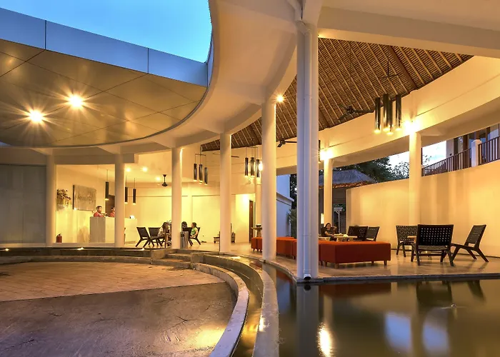 Hotel Puri Ayu 4*