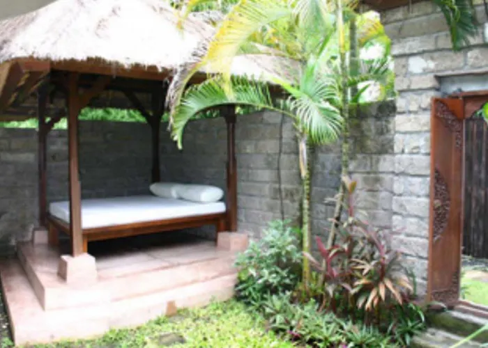 Hotel Puri Ayu 4*